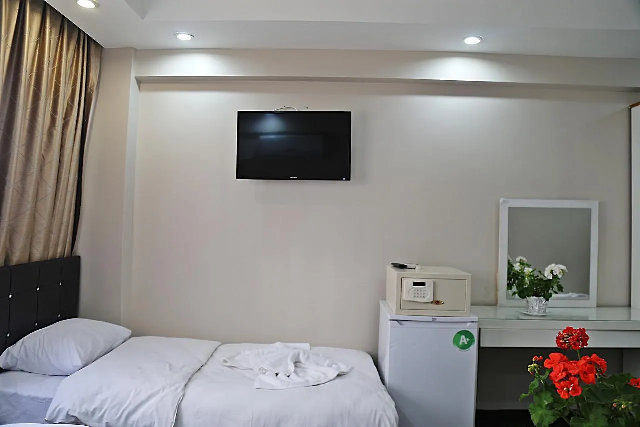 Istanbul Grand Apart 0*,